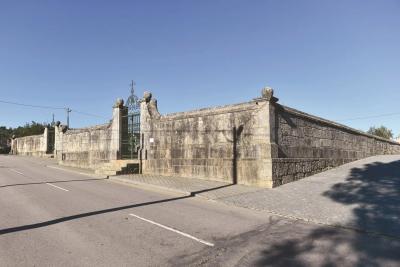 Cemit&eacute;rio de Couto de Baixo